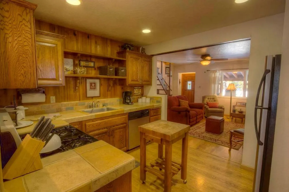 Breezy Pines Cabin