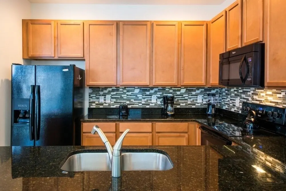 Great Near Theme Parks! Pet Friendly! 4 Bedroom Townhouse