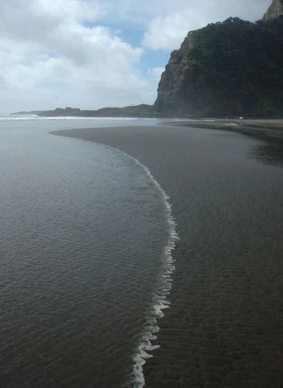 Spectacular Hilltop Retreat near Piha