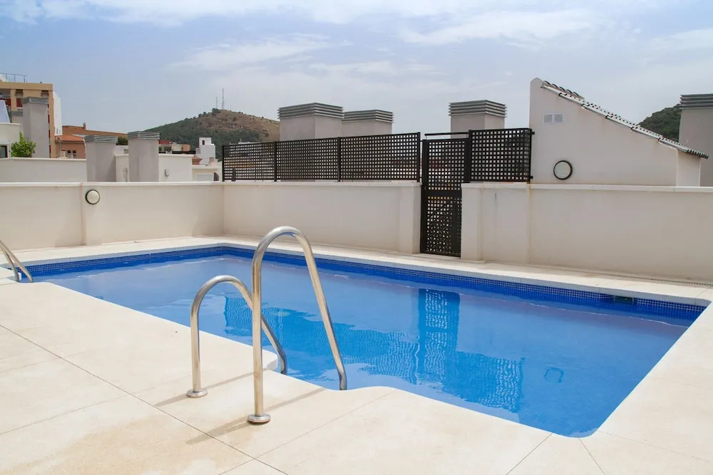 Beautiful one bedroom Refino