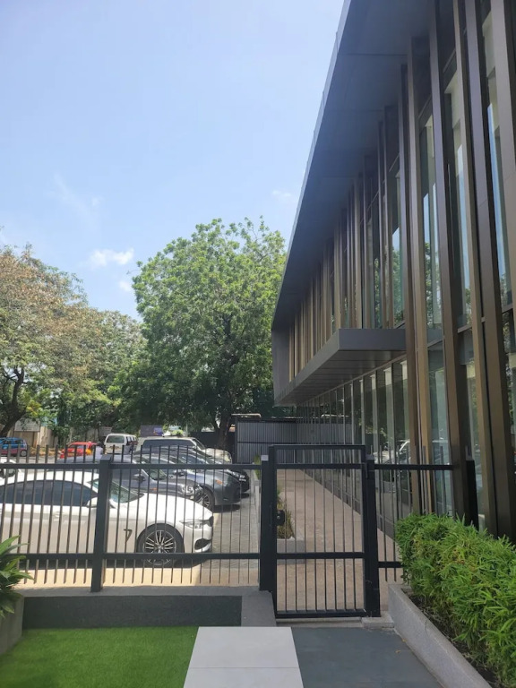 RT Properties @ The Lennox Airport.