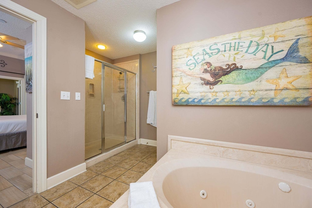 Phoenix West 402 3 Bedroom Condo