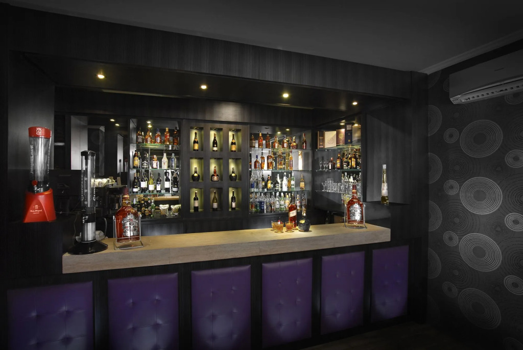 Maumu Hotel & Lounge