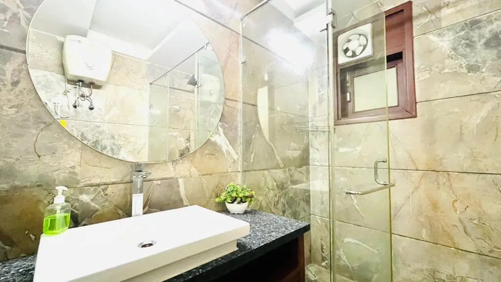 Admire Suites by FabHotel