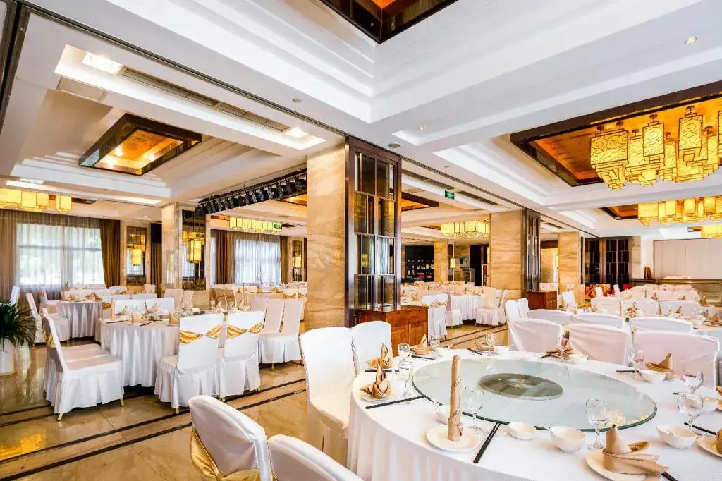 Rezen Kingtown Hotel (Chongqing Ranjiaba)