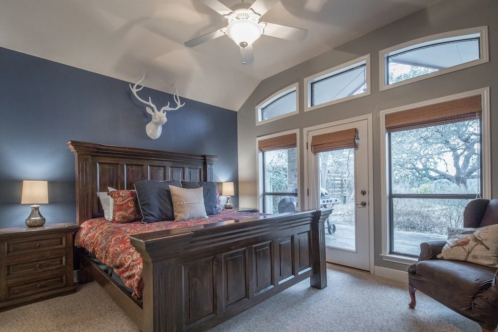 Gruene Vista On The Guadalupe 4 Bedrooms 3.5 Bathrooms Home