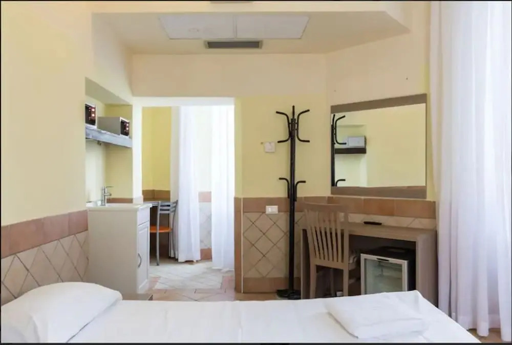 Hotel Alex Square