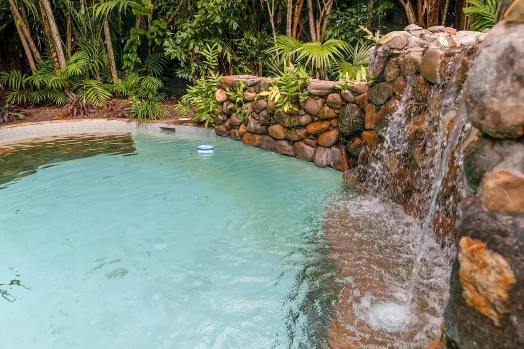 The Writers Retreat Lush Garden With Pool