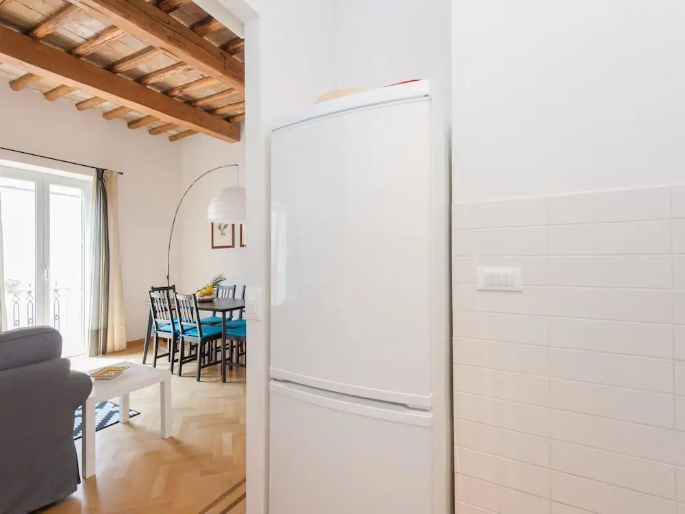 RSH Trevi Fountain Luxury Apartment