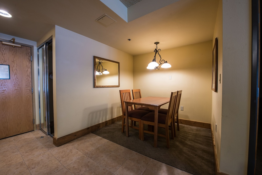 Grand Lodge by Crested Butte Lodging