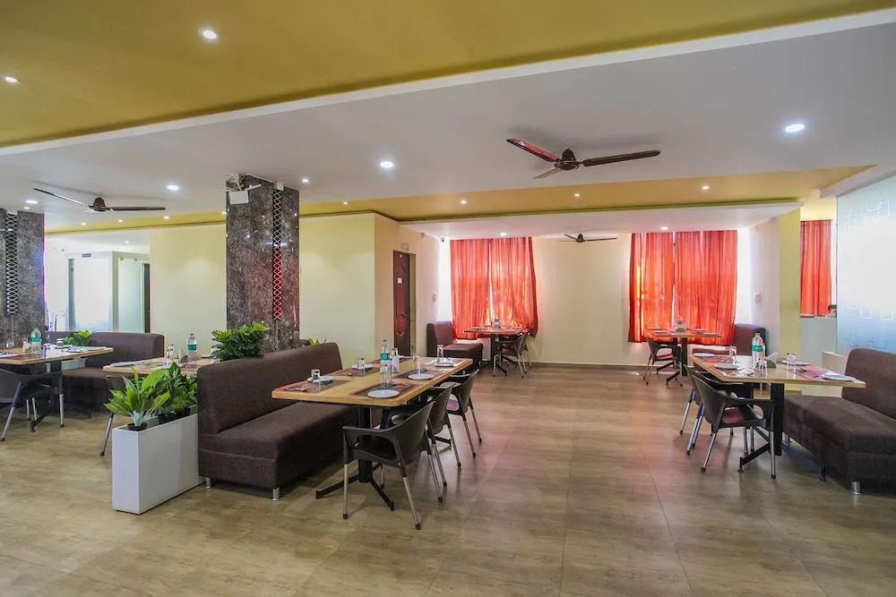 OYO 22837 Chairmen's Hotel