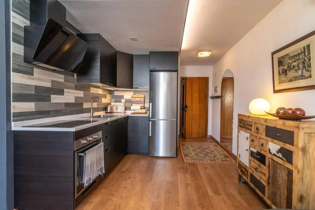 N&A Myramar 1BDR Recently Renovated Penthouse