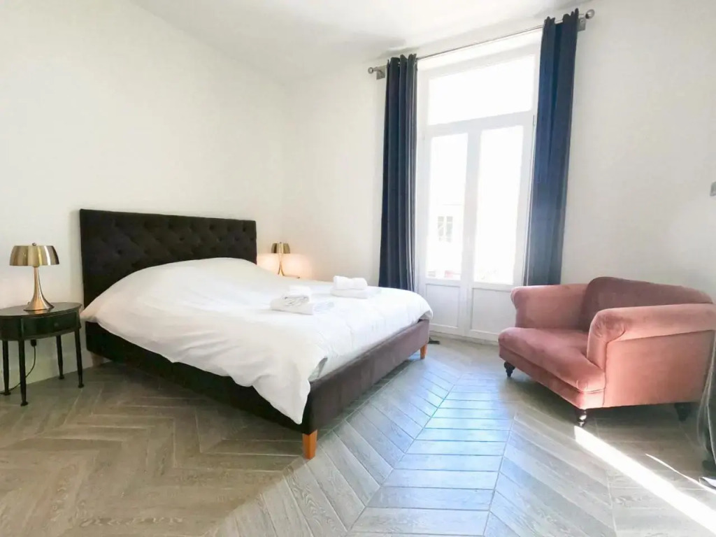 Superbe Maison 6 Ch, 4 Sdb, Terrasses Et Billard