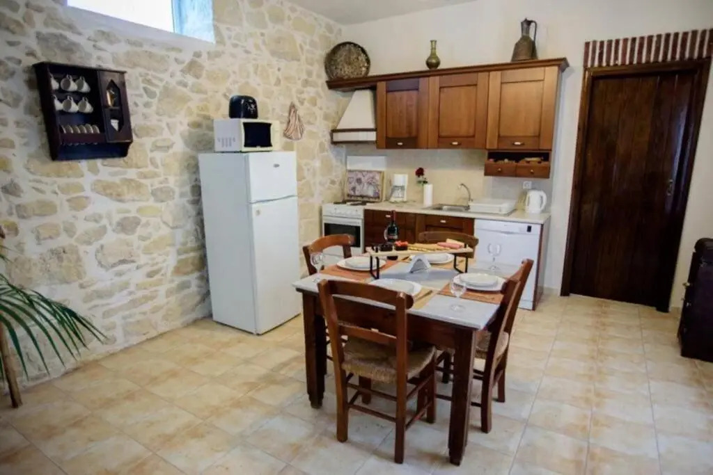 Traditional House 1 with Pool