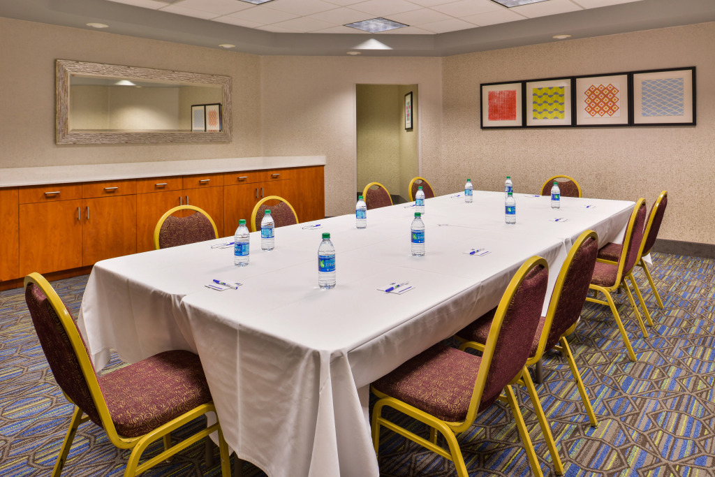 HOLIDAY INN EXPRESS & SUITES ELK GROVE CENTRAL - HWY 99 by IHG