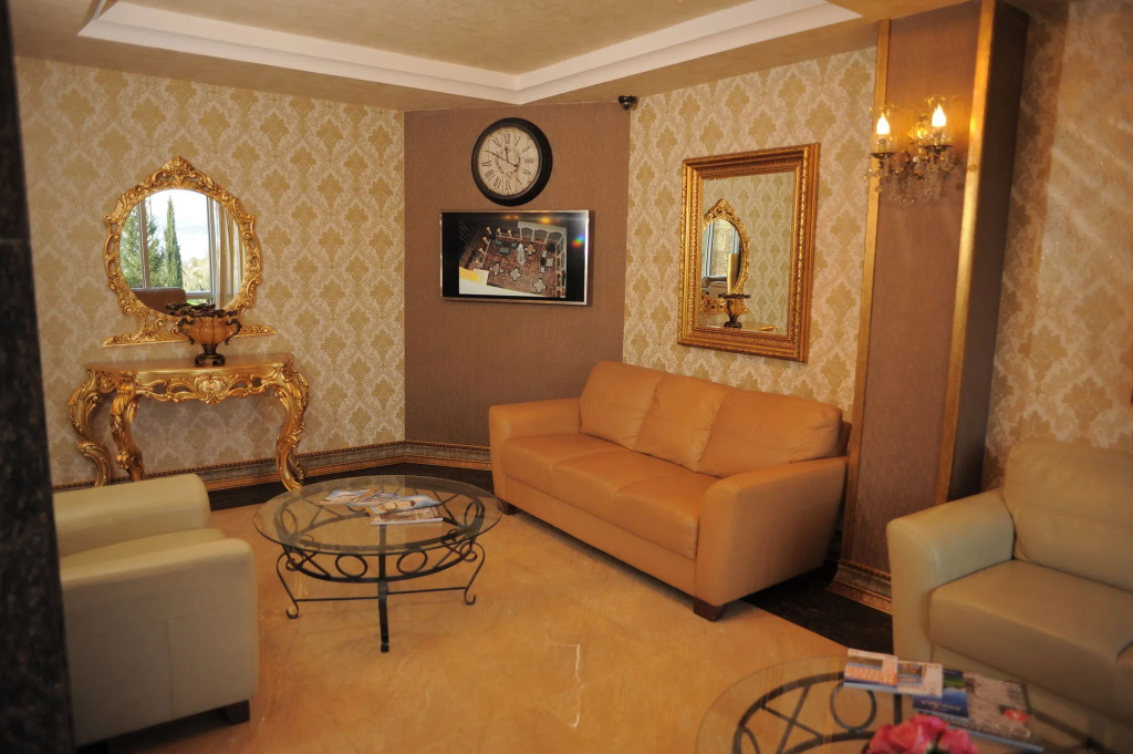 Golden Lake Hotel