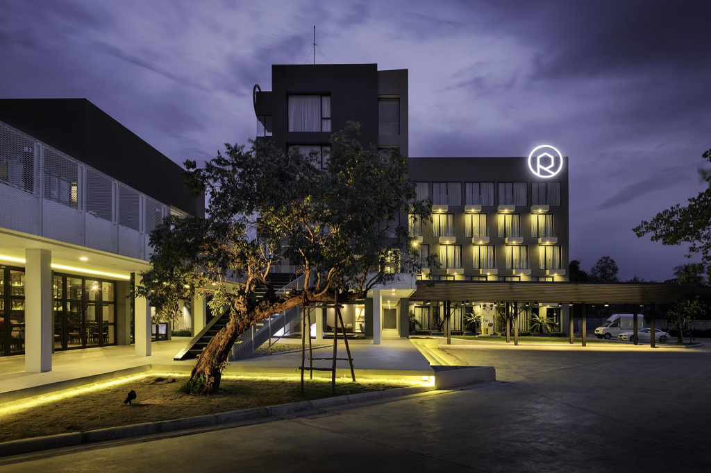 R Photo Hotel