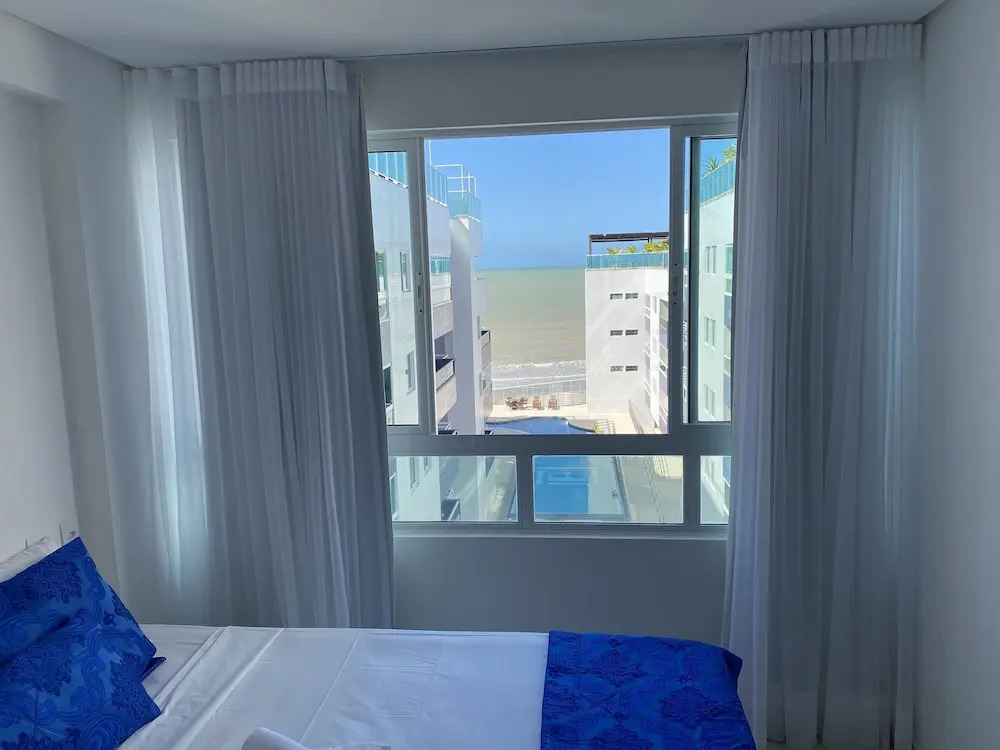 Bela Hospedagem - Vista piscina e mar