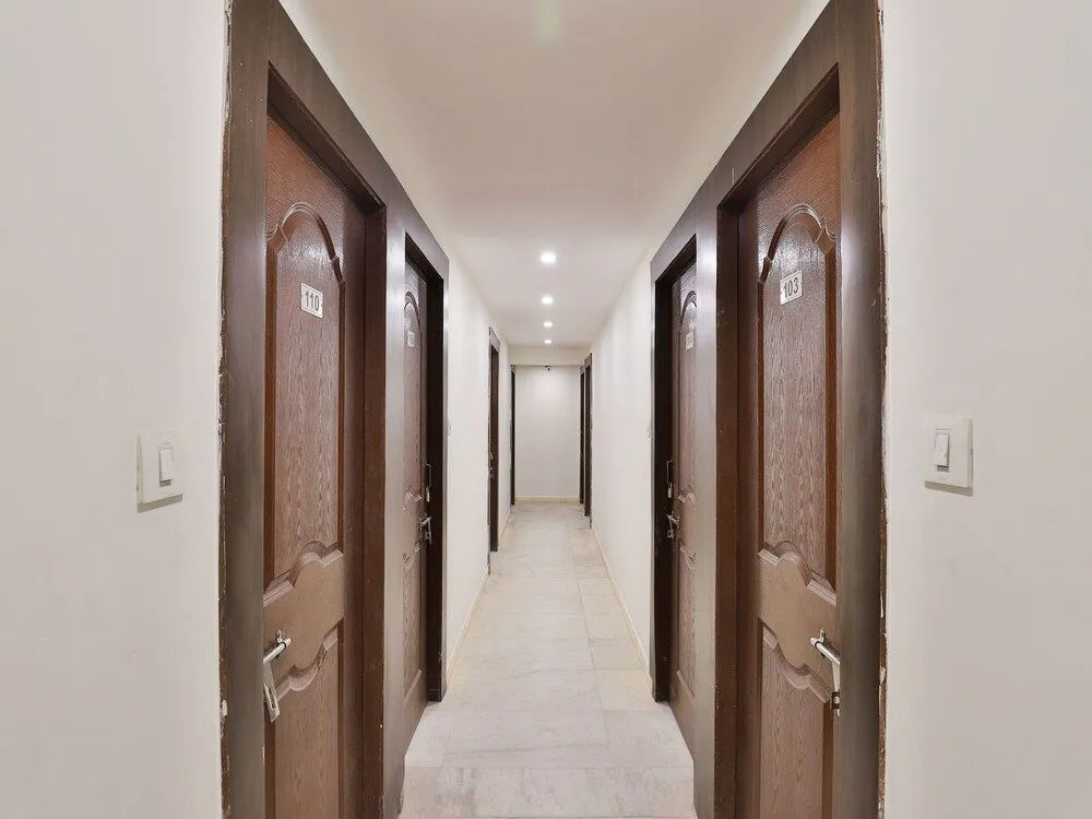 OYO 15581 Hotel Rajshree