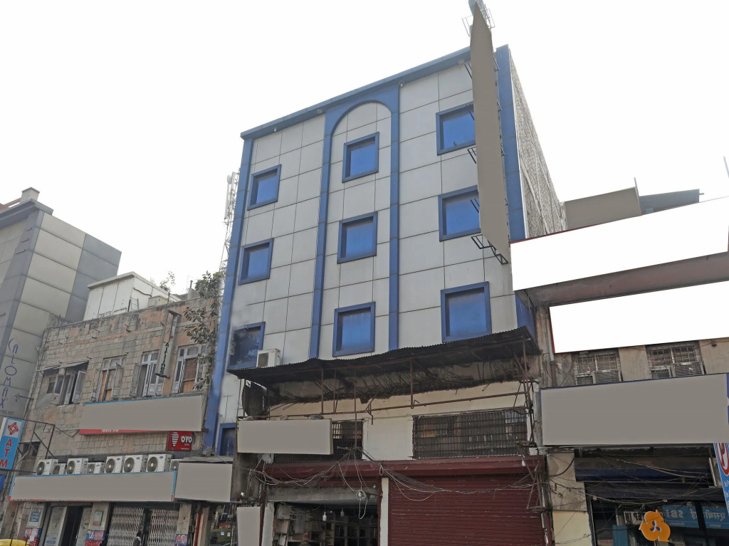 OYO 512 Hotel Aman Inn