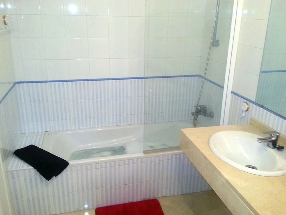 Apartment With 2 Bedrooms in Benalmádena, With Wonderful sea View, Poo