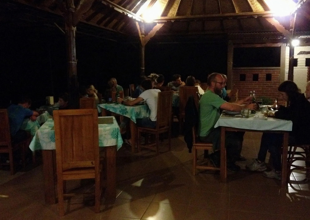 KARANG SARI Guesthouse & Warung
