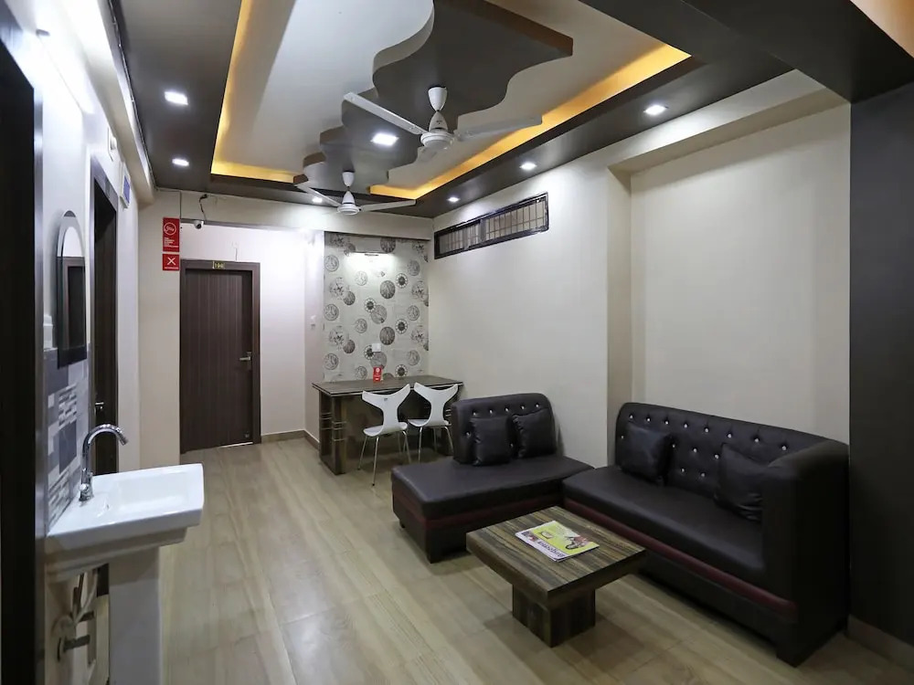 OYO 9665 Residency Inn