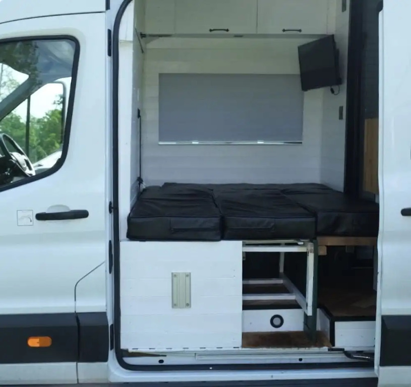 Superb 4 Berth Campervan With Kingsize bed
