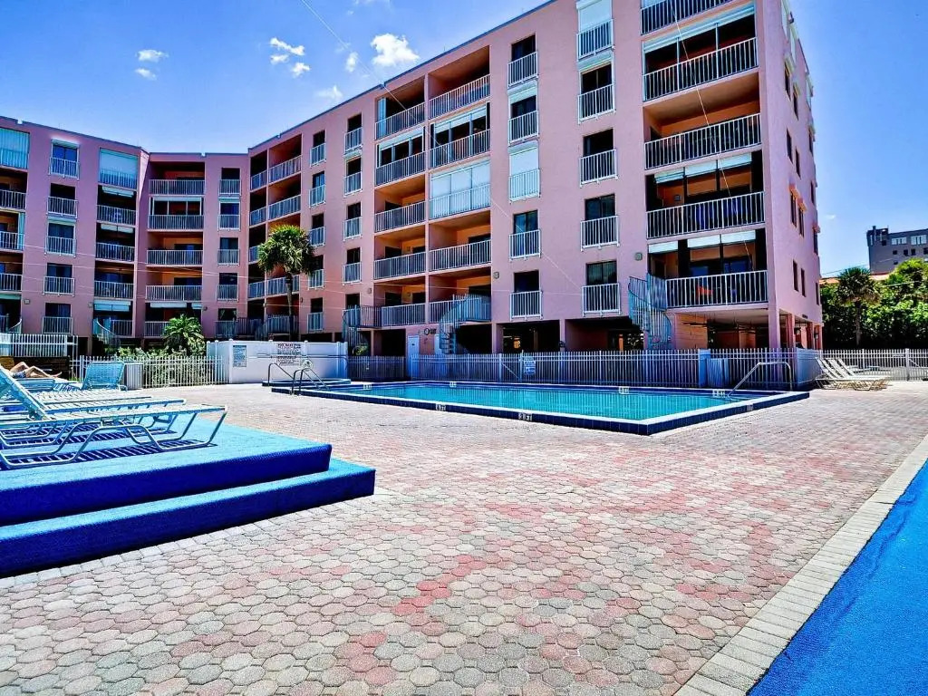 Reef Club 301