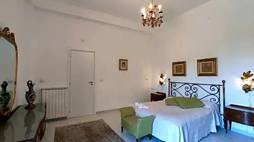 LeTreDonne-Villa con piscina