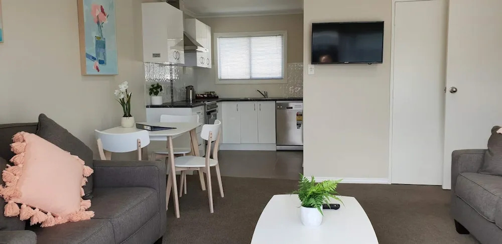 Rose Apartments Unit 2 Central Rotorua- Accommodation & Spa