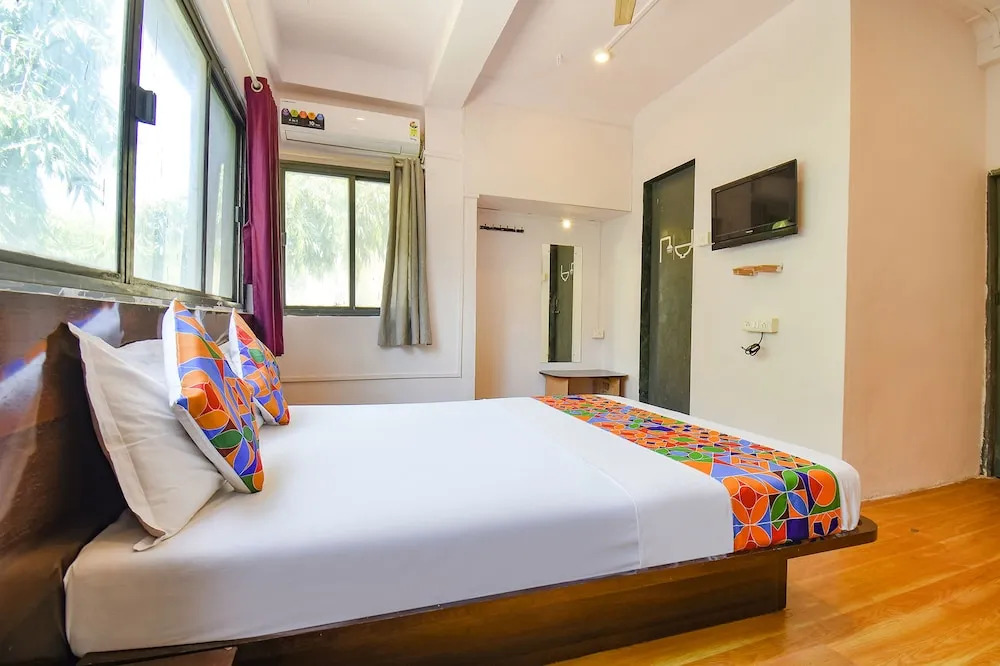 Fabexpress Sai Inn