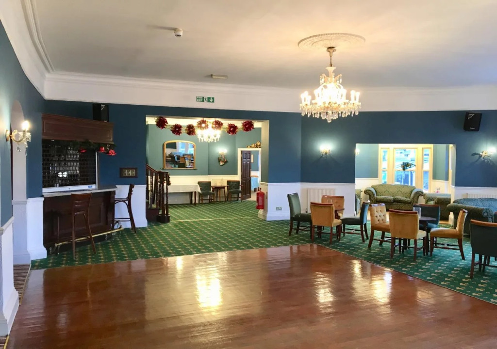 Devon Bay Hotel
