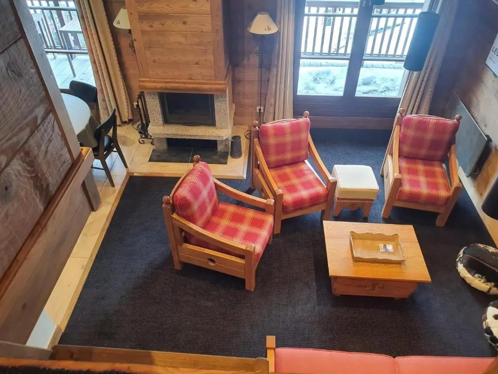 Le 630, appartement de charme avec cheminée aux Arcs 1950