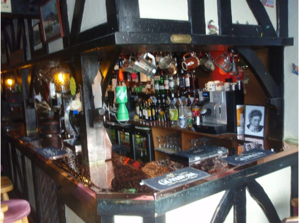 The Mucky Duck Inn