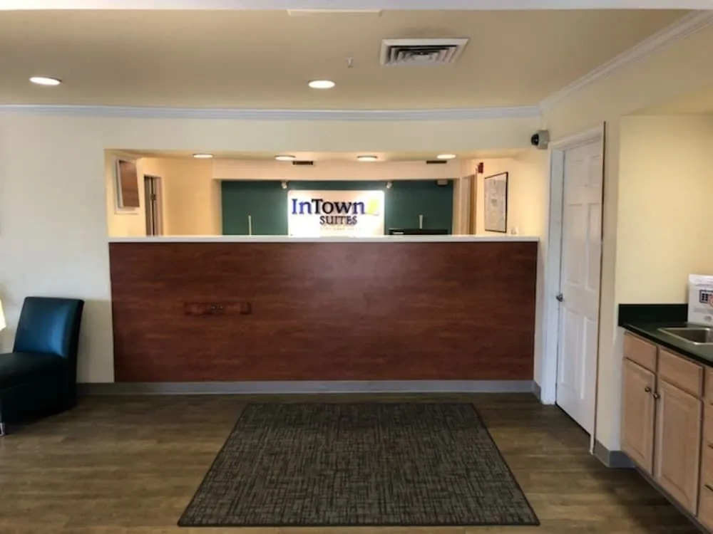 InTown Suites Extended Stay New Orleans LA - Metairie
