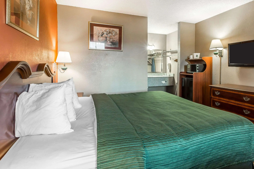 Quality Inn & Suites Macon North