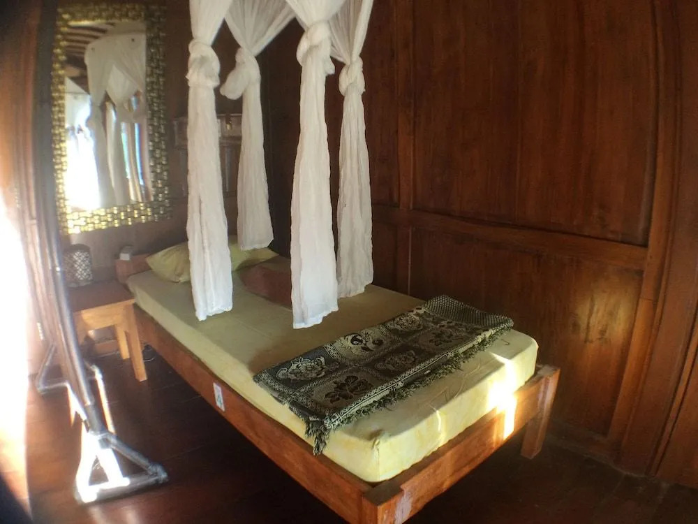 Green Paddy Hostel & Villa