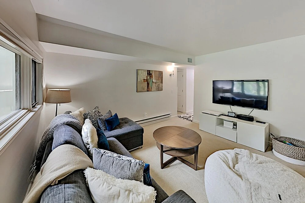 4BR 3BA Vail Duplex with 4 Floors by RedAwning