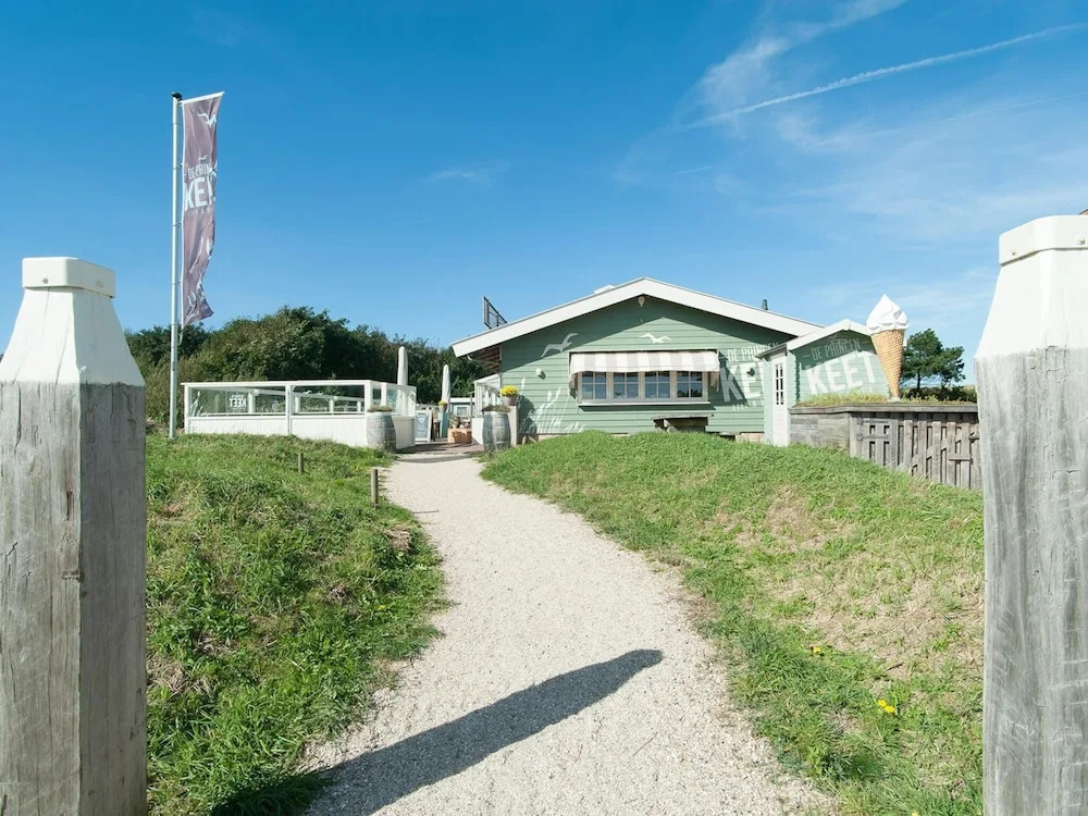Modern Furnished Apartment at the Foot of Dunes