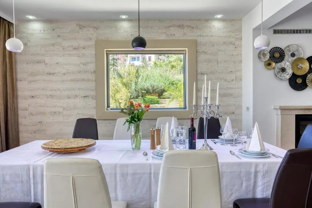 LUXURY VILLA PARADISE 120m from sandy beach, heated pool, billiard, max 12 pax