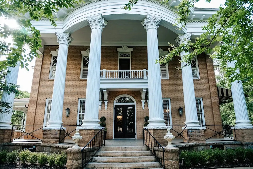 Heritage House Bed & Breakfast