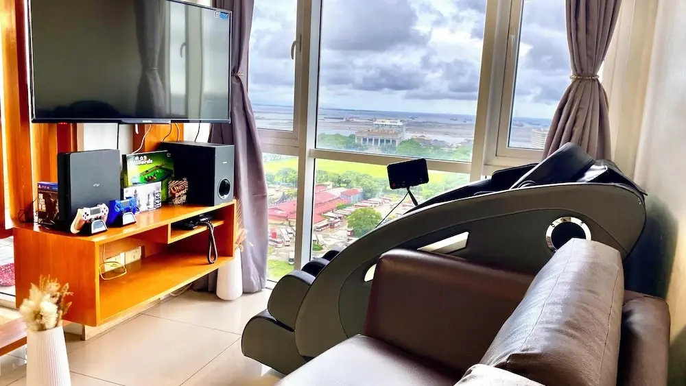 Hotel near Airport Mall of Asia PICC WTC