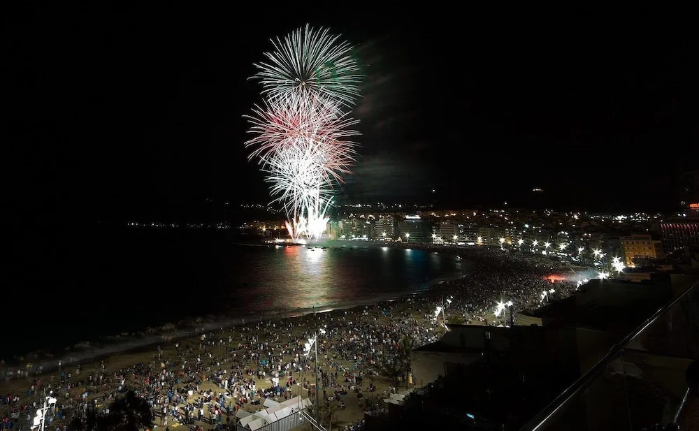 Las Canteras Flat VII by Canary 365
