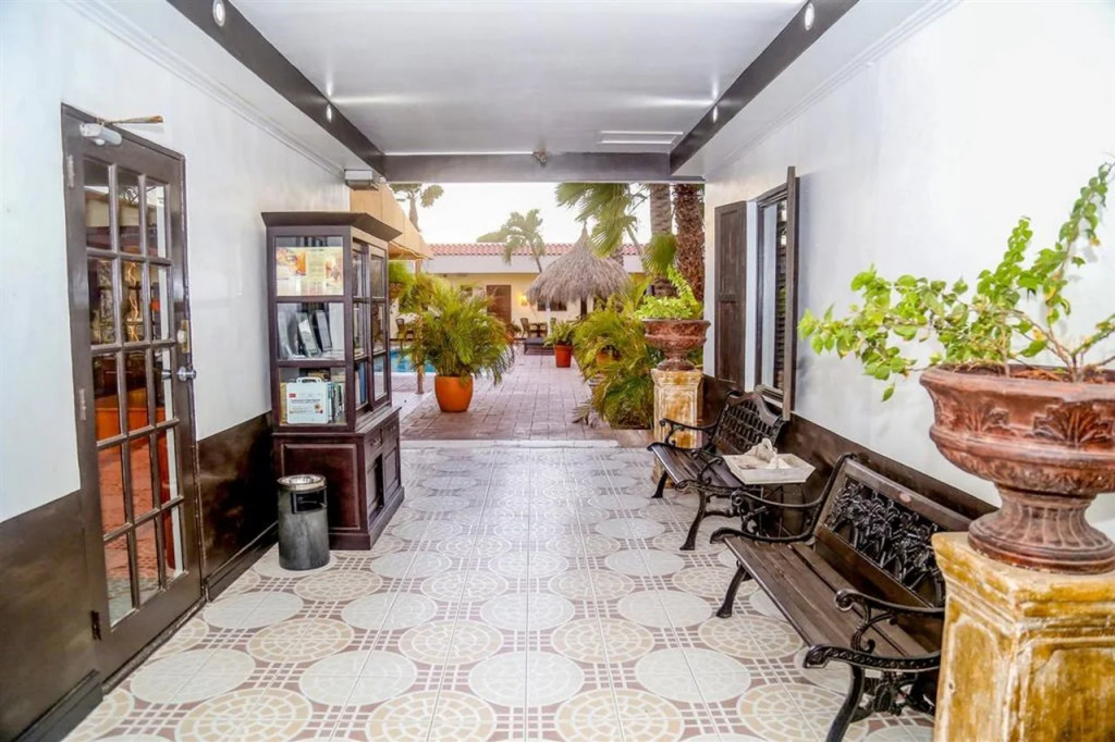 Arubiana Inn Hotel