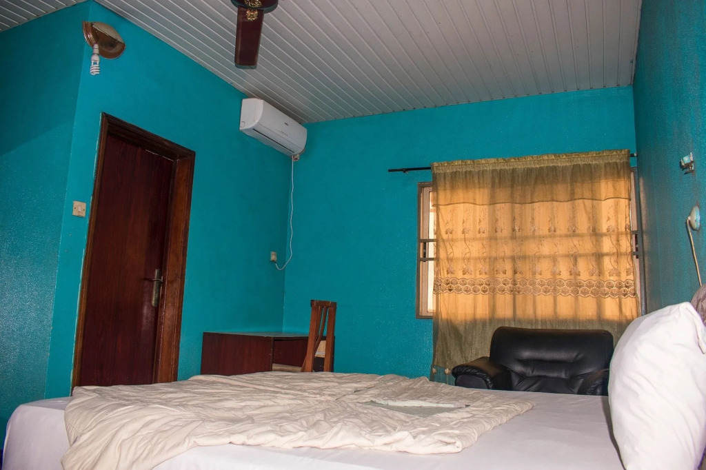 Jolac Hotel And Suites