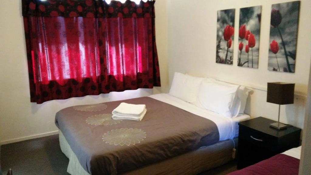 Siesta Motel