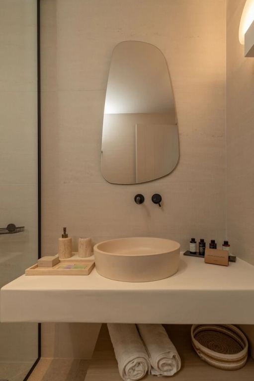 Topos Suites
