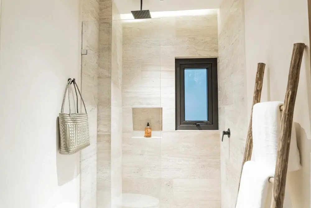 Nice Avant-garde Studio Charming Private Terrace Mini-plunge Pool and Great Amenities