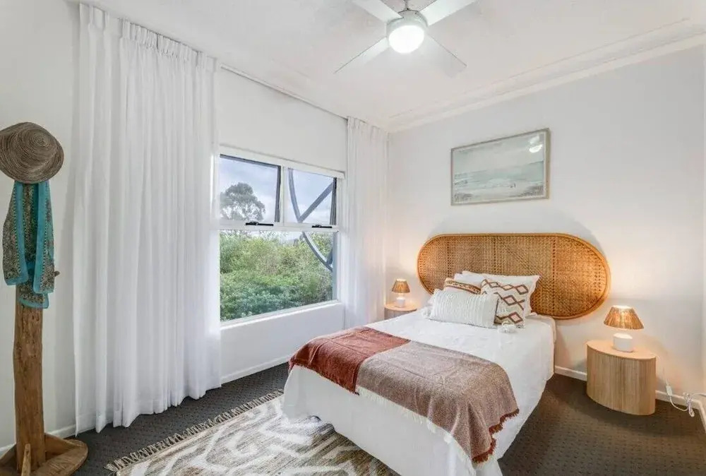 6 Bedroom Oasis in Burleigh Heads